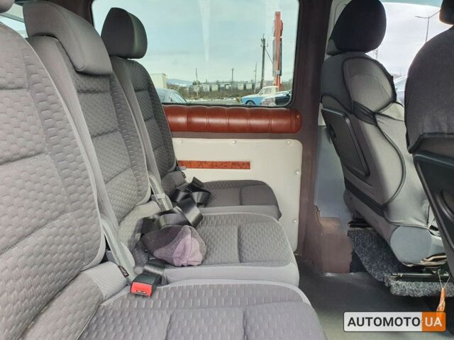 Червоний Мерседес Віто, об'ємом двигуна 2.2 л та пробігом 237 тис. км за 12000 $, фото 26 на Automoto.ua