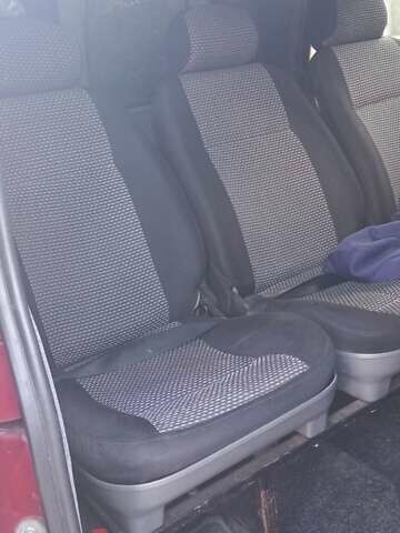 Красный Мерседес Вито, объемом двигателя 2.2 л и пробегом 360 тыс. км за 10000 $, фото 10 на Automoto.ua