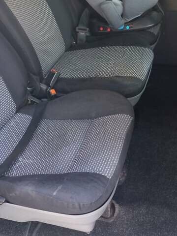 Красный Мерседес Вито, объемом двигателя 2.2 л и пробегом 360 тыс. км за 10000 $, фото 8 на Automoto.ua