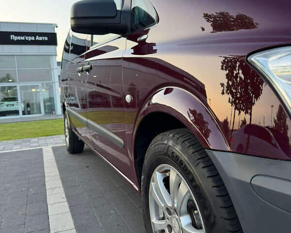 Червоний Мерседес Віто, об'ємом двигуна 2.14 л та пробігом 362 тис. км за 13900 $, фото 4 на Automoto.ua