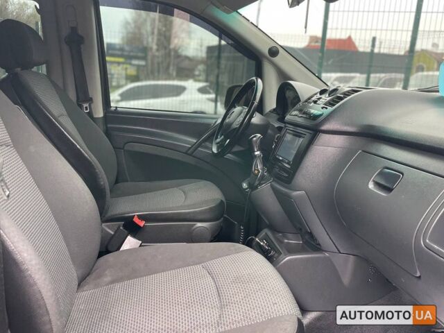 Красный Мерседес Вито, объемом двигателя 2.2 л и пробегом 306 тыс. км за 12500 $, фото 12 на Automoto.ua