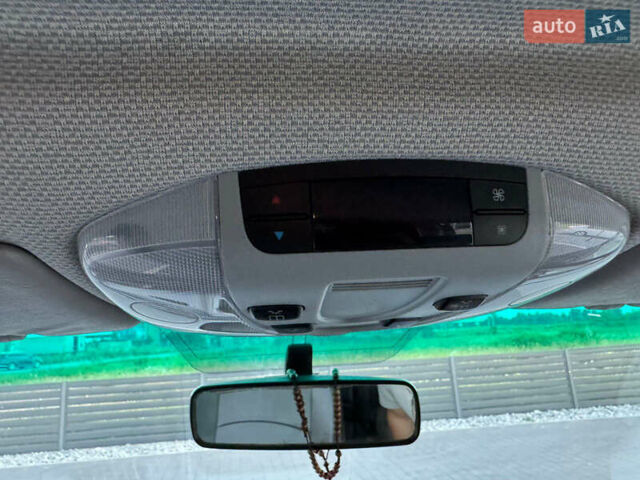 Червоний Мерседес Віто, об'ємом двигуна 2.14 л та пробігом 362 тис. км за 13900 $, фото 21 на Automoto.ua