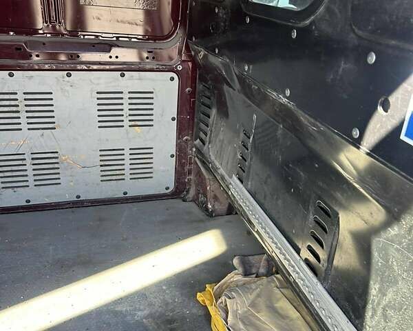 Червоний Мерседес Віто, об'ємом двигуна 2.2 л та пробігом 268 тис. км за 8300 $, фото 8 на Automoto.ua