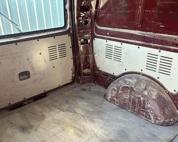 Червоний Мерседес Віто, об'ємом двигуна 2.2 л та пробігом 268 тис. км за 8300 $, фото 7 на Automoto.ua