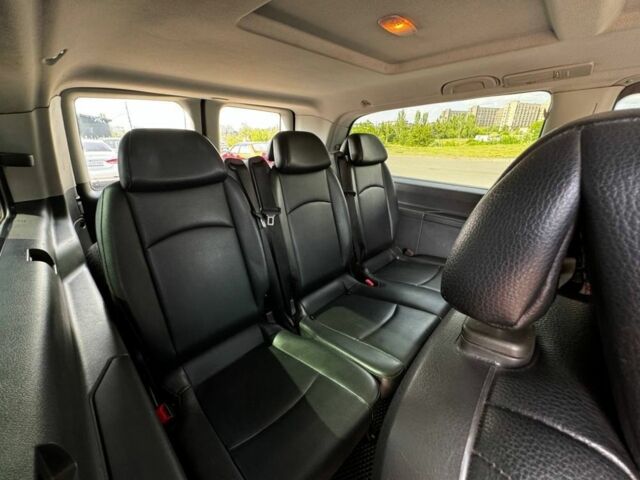 Красный Мерседес Вито, объемом двигателя 2.1 л и пробегом 460 тыс. км за 14999 $, фото 7 на Automoto.ua