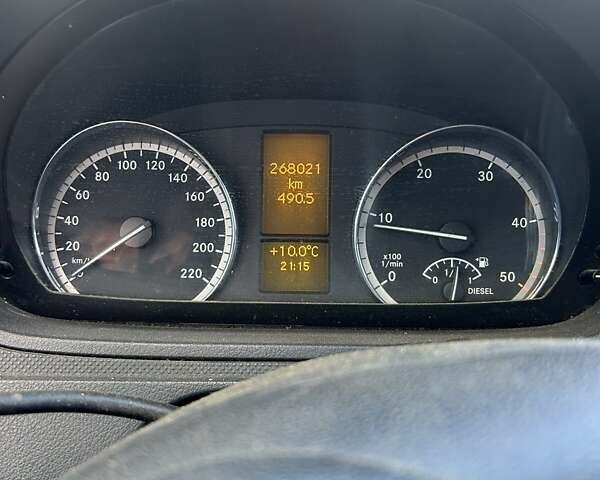 Червоний Мерседес Віто, об'ємом двигуна 2.2 л та пробігом 268 тис. км за 8300 $, фото 3 на Automoto.ua