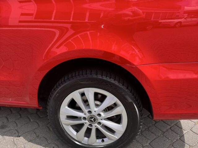 Красный Мерседес Вито, объемом двигателя 2.1 л и пробегом 384 тыс. км за 19899 $, фото 16 на Automoto.ua