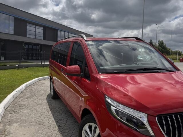 Красный Мерседес Вито, объемом двигателя 2.1 л и пробегом 384 тыс. км за 19899 $, фото 3 на Automoto.ua