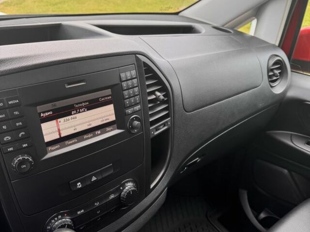 Красный Мерседес Вито, объемом двигателя 2.1 л и пробегом 384 тыс. км за 19899 $, фото 11 на Automoto.ua