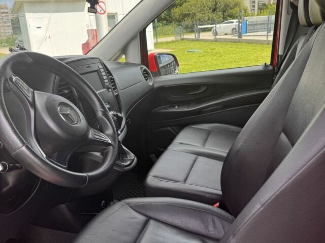 Красный Мерседес Вито, объемом двигателя 2.1 л и пробегом 384 тыс. км за 19899 $, фото 8 на Automoto.ua