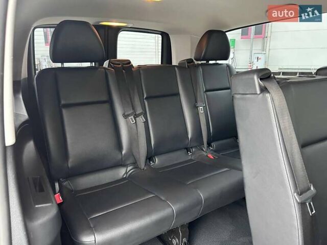 Красный Мерседес Вито, объемом двигателя 2.14 л и пробегом 255 тыс. км за 26990 $, фото 9 на Automoto.ua