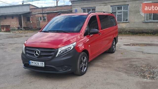 Красный Мерседес Вито, объемом двигателя 2.15 л и пробегом 260 тыс. км за 26999 $, фото 6 на Automoto.ua