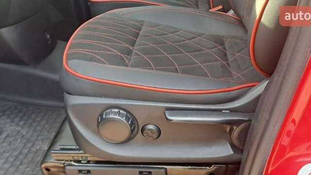 Красный Мерседес Вито, объемом двигателя 2.15 л и пробегом 260 тыс. км за 26999 $, фото 51 на Automoto.ua