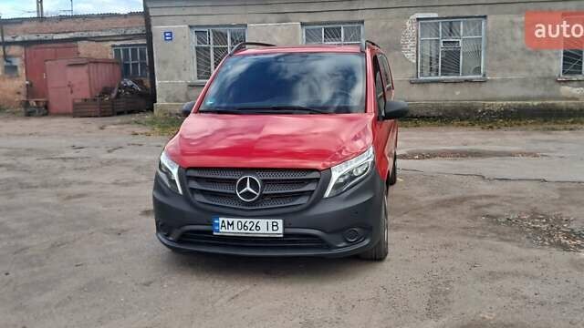Красный Мерседес Вито, объемом двигателя 2.15 л и пробегом 260 тыс. км за 26999 $, фото 12 на Automoto.ua