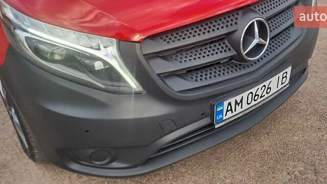 Красный Мерседес Вито, объемом двигателя 2.15 л и пробегом 260 тыс. км за 26999 $, фото 25 на Automoto.ua