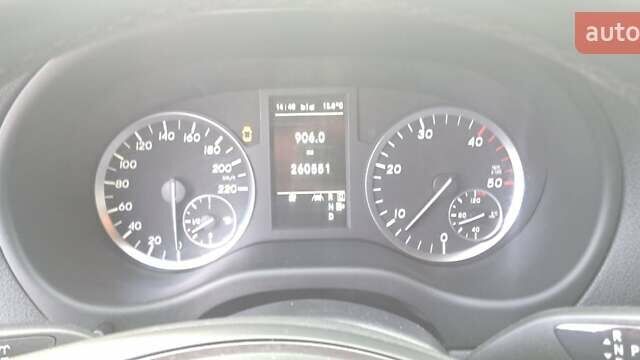 Красный Мерседес Вито, объемом двигателя 2.15 л и пробегом 260 тыс. км за 26999 $, фото 38 на Automoto.ua