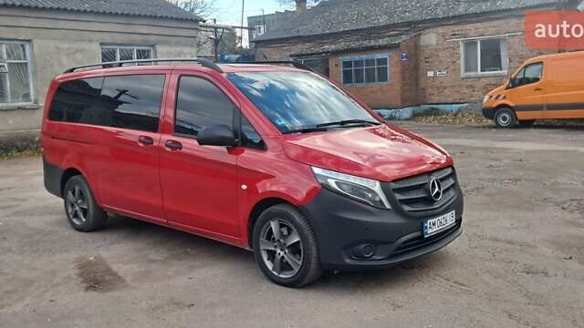 Красный Мерседес Вито, объемом двигателя 2.15 л и пробегом 260 тыс. км за 26999 $, фото 5 на Automoto.ua