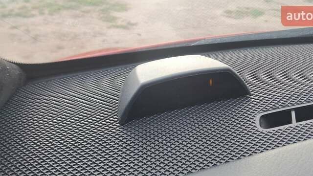 Красный Мерседес Вито, объемом двигателя 2.15 л и пробегом 260 тыс. км за 26999 $, фото 33 на Automoto.ua