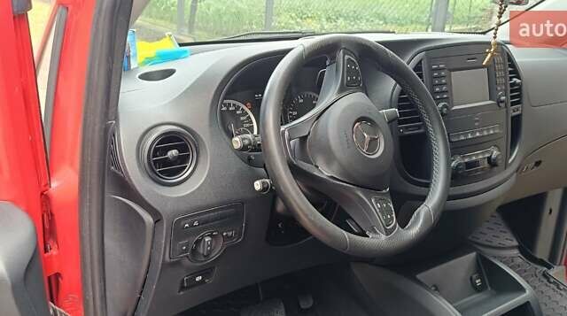 Мерседес Вито 2018 в Трускавце на Automoto.ua Красный Мерседес Вито, объемом двигателя 2.14 л и пробегом 186 тыс. км за 36999 $, фото 9 на Automoto.ua