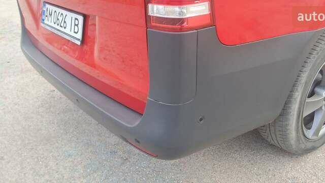 Красный Мерседес Вито, объемом двигателя 2.15 л и пробегом 260 тыс. км за 26999 $, фото 26 на Automoto.ua
