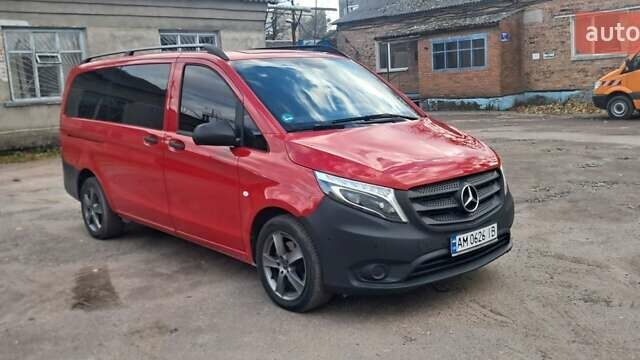 Красный Мерседес Вито, объемом двигателя 2.15 л и пробегом 260 тыс. км за 26999 $, фото 9 на Automoto.ua