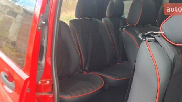 Красный Мерседес Вито, объемом двигателя 2.15 л и пробегом 260 тыс. км за 26999 $, фото 64 на Automoto.ua