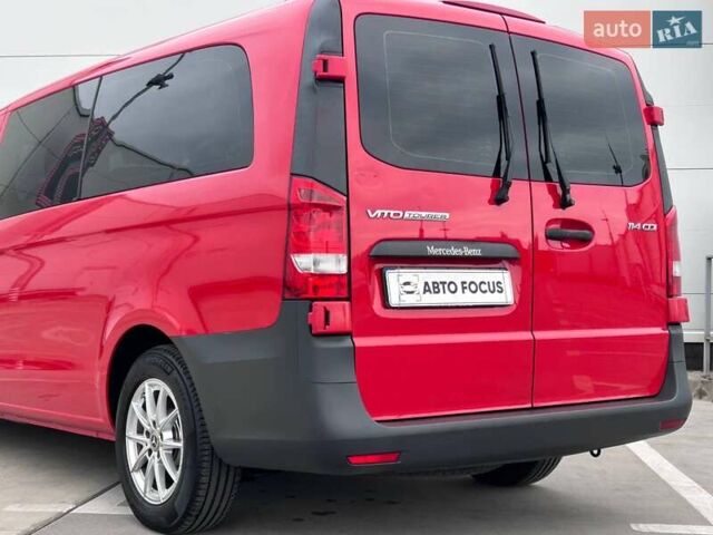 Красный Мерседес Вито, объемом двигателя 2.14 л и пробегом 255 тыс. км за 26990 $, фото 5 на Automoto.ua
