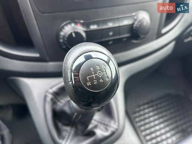 Красный Мерседес Вито, объемом двигателя 2.14 л и пробегом 255 тыс. км за 26990 $, фото 18 на Automoto.ua