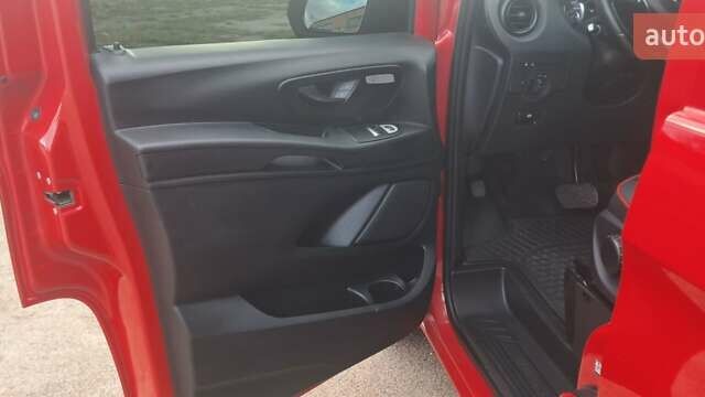 Красный Мерседес Вито, объемом двигателя 2.15 л и пробегом 260 тыс. км за 26999 $, фото 55 на Automoto.ua