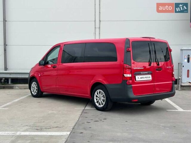 Красный Мерседес Вито, объемом двигателя 2.14 л и пробегом 255 тыс. км за 26990 $, фото 4 на Automoto.ua