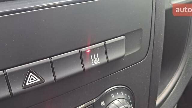 Красный Мерседес Вито, объемом двигателя 2.15 л и пробегом 260 тыс. км за 26999 $, фото 42 на Automoto.ua