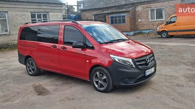 Красный Мерседес Вито, объемом двигателя 2.15 л и пробегом 260 тыс. км за 26999 $, фото 4 на Automoto.ua