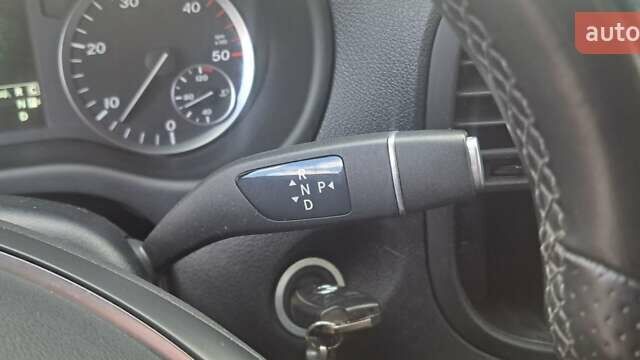 Красный Мерседес Вито, объемом двигателя 2.15 л и пробегом 260 тыс. км за 26999 $, фото 41 на Automoto.ua