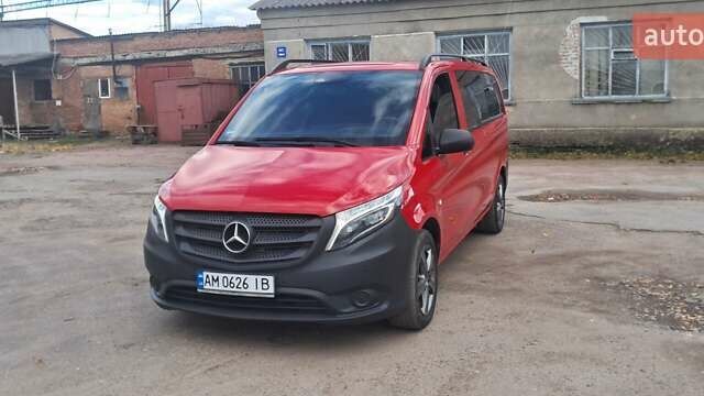Красный Мерседес Вито, объемом двигателя 2.15 л и пробегом 260 тыс. км за 26999 $, фото 11 на Automoto.ua