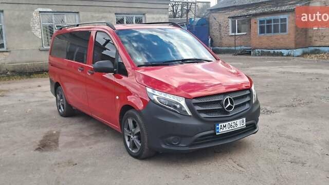 Красный Мерседес Вито, объемом двигателя 2.15 л и пробегом 260 тыс. км за 26999 $, фото 7 на Automoto.ua
