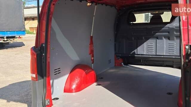 Красный Мерседес Вито, объемом двигателя 2.14 л и пробегом 260 тыс. км за 21300 $, фото 53 на Automoto.ua