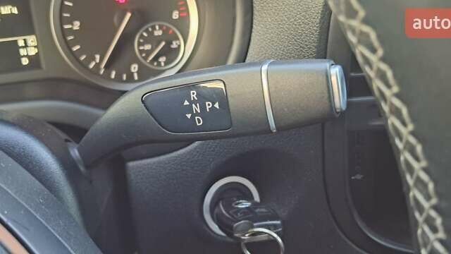 Червоний Мерседес Віто, об'ємом двигуна 2 л та пробігом 150 тис. км за 32500 $, фото 41 на Automoto.ua