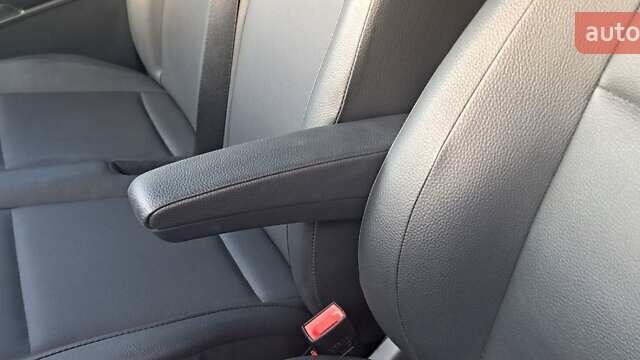 Червоний Мерседес Віто, об'ємом двигуна 2 л та пробігом 149 тис. км за 32500 $, фото 42 на Automoto.ua