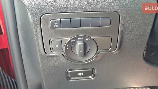 Червоний Мерседес Віто, об'ємом двигуна 2 л та пробігом 150 тис. км за 32500 $, фото 42 на Automoto.ua