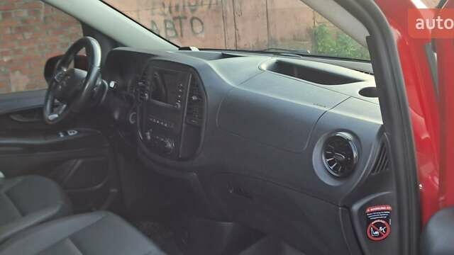Червоний Мерседес Віто, об'ємом двигуна 2 л та пробігом 149 тис. км за 32500 $, фото 52 на Automoto.ua