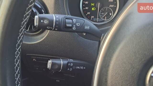 Червоний Мерседес Віто, об'ємом двигуна 2 л та пробігом 150 тис. км за 32500 $, фото 48 на Automoto.ua