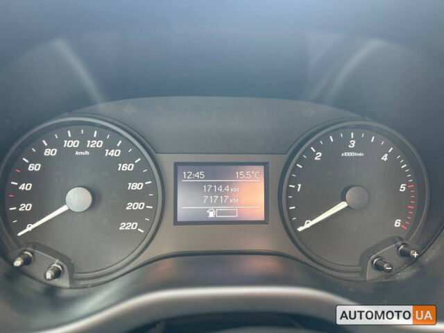 Красный Мерседес Вито, объемом двигателя 2 л и пробегом 71 тыс. км за 38000 $, фото 10 на Automoto.ua