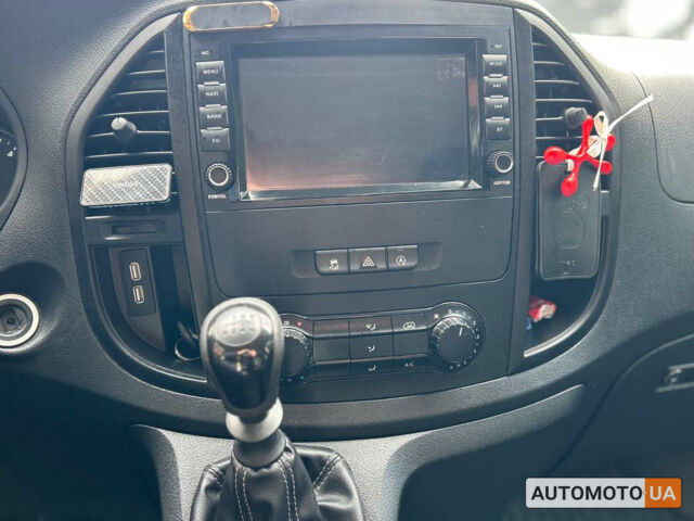 Красный Мерседес Вито, объемом двигателя 2 л и пробегом 71 тыс. км за 38000 $, фото 13 на Automoto.ua