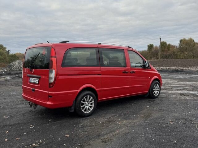 Красный Мерседес Вито, объемом двигателя 2.1 л и пробегом 440 тыс. км за 6000 $, фото 4 на Automoto.ua