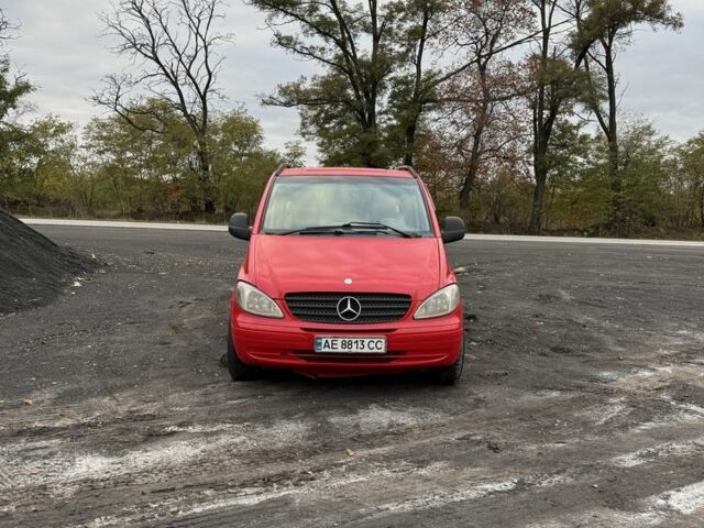 Красный Мерседес Вито, объемом двигателя 2.1 л и пробегом 440 тыс. км за 6000 $, фото 2 на Automoto.ua