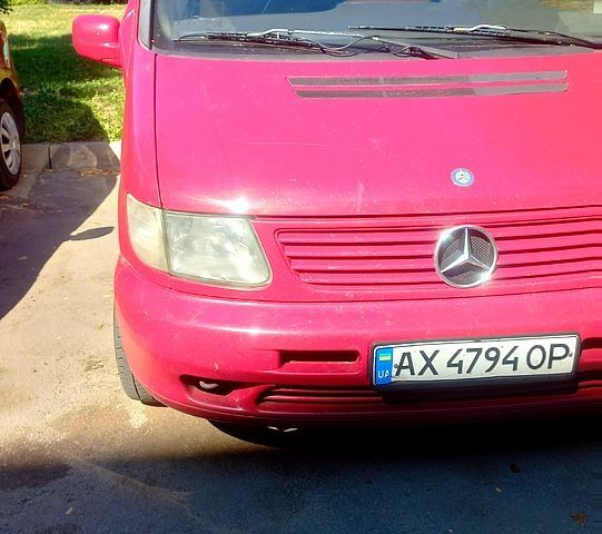 Червоний Мерседес Віто, об'ємом двигуна 2.2 л та пробігом 264 тис. км за 3300 $, фото 1 на Automoto.ua