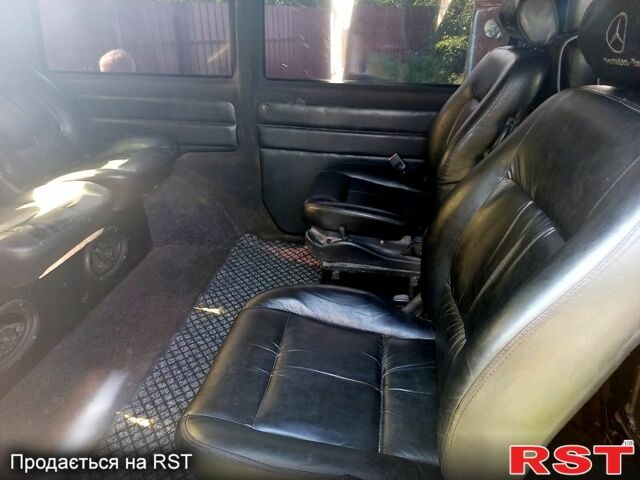 Красный Мерседес Вито, объемом двигателя 21 л и пробегом 315 тыс. км за 4250 $, фото 3 на Automoto.ua
