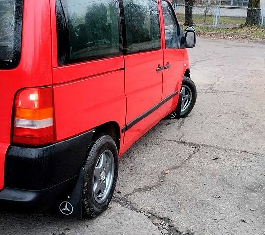 Красный Мерседес Вито, объемом двигателя 2.2 л и пробегом 267 тыс. км за 5300 $, фото 3 на Automoto.ua