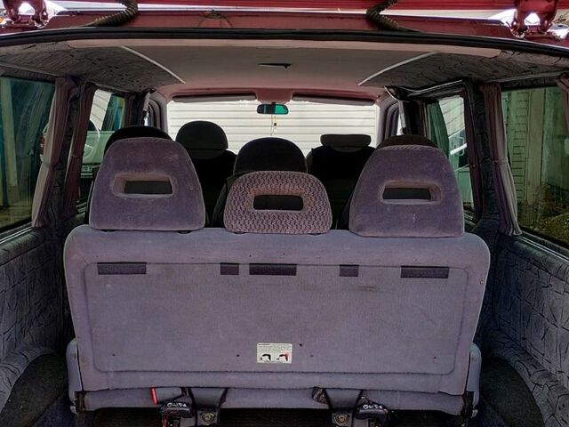 Мерседес Вито 2000 в Харькове на Automoto.ua Красный Мерседес Вито, объемом двигателя 2.1 л и пробегом 365 тыс. км за 3550 $, фото 5 на Automoto.ua