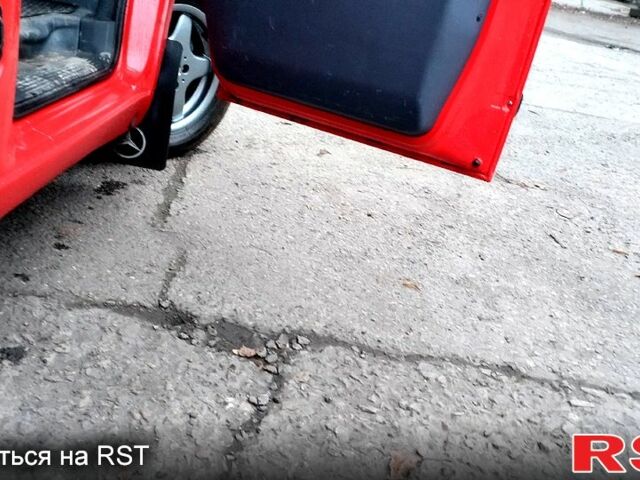 Красный Мерседес Вито, объемом двигателя 2.2 л и пробегом 267 тыс. км за 5300 $, фото 4 на Automoto.ua